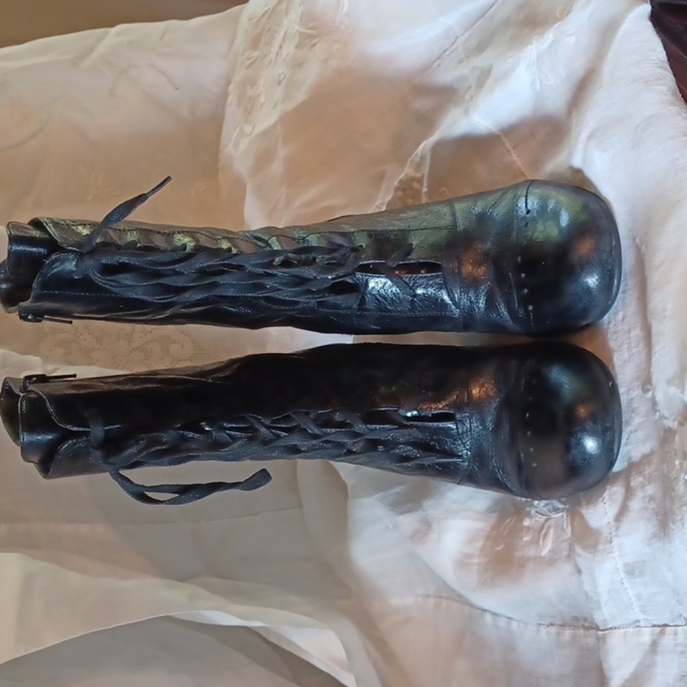 Miz Mooz Annie Boots 8 Victorian